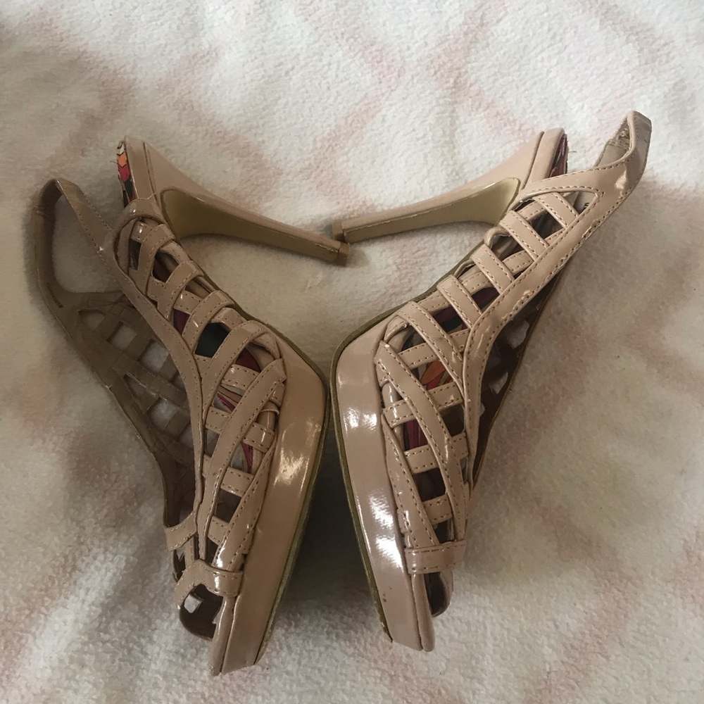 Heels - Picture 4 of 7
